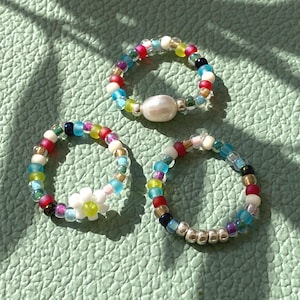 Handmade pearl ring – colorful, with flowers or freshwater pearl – summer jewelry in gold or silver, stacking rings, ring, colorful pearl ring