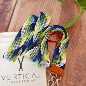 Lanière de téléphone portable tressées avec mousqueton et patch pour accrocher / bandoulière pour téléphone / made in France