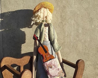 WUNDERSCHÖNE GEIGERIN EMILY Puppe im Tilda-Stil Handgemacht aus natürlichen hypoallergenen Materialien - ein schönes Geschenk zur Wohnungseinweihung