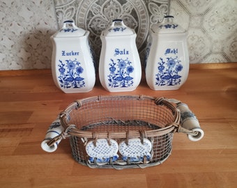 3er Set Vorratsbehäler - Zucker Salz Mehl - Vorratsdosen - Porzellan + Körbchen - blau weiß - vintage