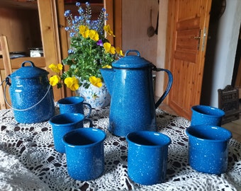 Brocca smaltata - caffettiera con coperchio incernierato - lattiera + coperchio - tazzine - maculato bianco e blu - vintage - anni '60 - ottime condizioni