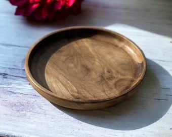 Handcrafted Walnut Bowl: Artisan Wood Dining Decor - Set of 3