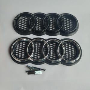 Schwarze Front-Plakette (V2) für den Audi RS-Look mit Wabenmuster