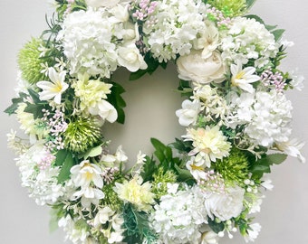 Couronne d'été pour porte d'entrée | couronne de printemps blanche | couronne de fleurs délicate | couronne artificielle | inspiration country | couronne toute l'année|