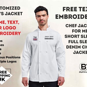 Op de afbeelding: Witte koksjas met lange mouwen en een knoopsluiting. Het jasje heeft een zakje op de linkerborst met een klein geborduurd Union Jack-vlaggetje en de tekst "Flags". Onder de vlag staat de tekst "YOUR TEXT Embroidery".