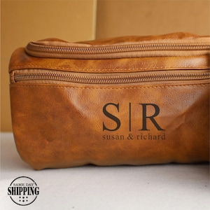 Mens Leather Engraved Toiletry Bag, Personalised Groomsman Dopp Kit, Custom Monogrammed Travel Toiletry Bag, Leather Accessory Bag for Him