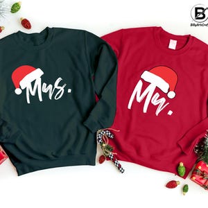 Santa Hat Mr & Mrs Christmas Sweatshirt, Christmas Newlywed Couple Sweatshirt, Xmas Holidays Matching Jumper, Wife Husband Xmas Eve Outfits
