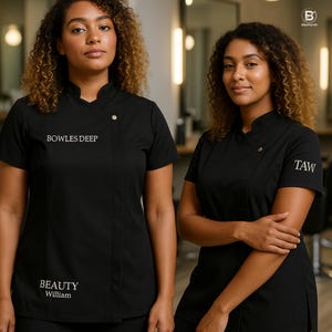 Tunique de beauté brodée personnalisée, Tuniques avec texte/logo personnalisé, Uniforme de salon de beauté pour vernis à ongles, Tuniques de salon de coiffure pour artistes cils, Cadeaux tenue de spa