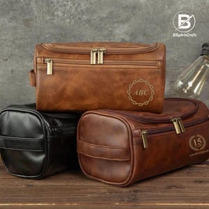 Trousse de toilette en cuir personnalisée pour homme, trousse de toilette de voyage personnalisée, kit Dopp en cuir de qualité supérieure, organiseur de toilette, cadeau garçon d'honneur, cadeau pour lui