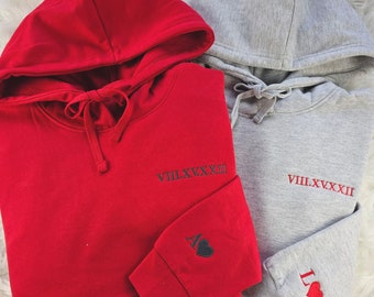 Sudadera con capucha bordada con números romanos para aniversario, sudadera personalizada, suéter personalizado con nombre inicial y fecha de boda, regalo de compromiso