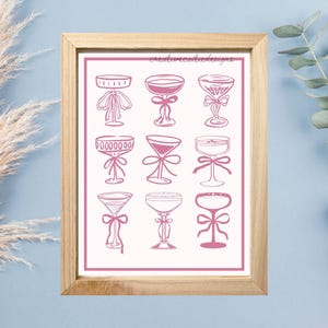 Póster de elegantes copas de cóctel rosas: Martini, cupé y cócteles: decoración perfecta para bares.
