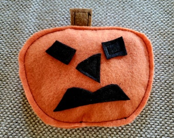 GRUMPY PUMPKIN Catnip Toy