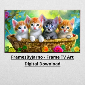 Puede incluir: Cuatro adorables gatitos, dos naranja y blanco, uno gris y uno naranja, están sentados en una cesta de mimbre tejida. La cesta está llena de flores coloridas. Los gatitos miran a la cámara con expresiones curiosas. El fondo es una imagen borrosa de hojas verdes y flores.