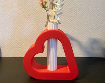 Heart shaped vase for flowers, Dried flowe vase, table decoration, eyecatcher,  Home decor vase, Lovely as a Mother’s Day gift.