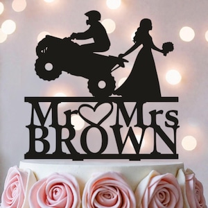 Décoration pour gâteau de mariage tout-terrain : silhouette personnalisée Mr et Mme Quad