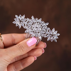 Sparkling Crystal Wedding Hair Comb: Silver Rhinestone Bridal Hairpiece