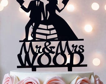 Bruidstaarttopper Book Lover: leesgrage meneer en mevrouw, gepersonaliseerd