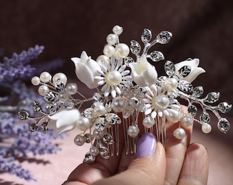 White flowers wedding hair comb. Pearl bridal hair comb. Silver wedding hair piece. Wedding hair jewelry. Floral hair comb YHC1112cpr