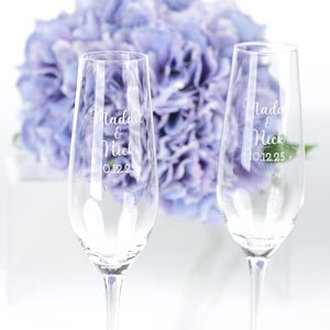 His and Hers Champagne Flutes, Personalized Wedding Glasses, Engraved Toasting Set 235 ml GHJY-1072