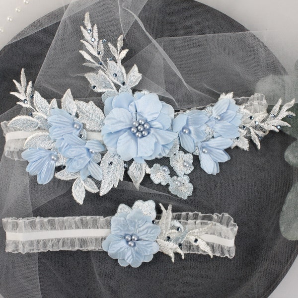 Blue tulle wedding garter, lace toss bridal garter, something blue for bride, bridal blue flower garter