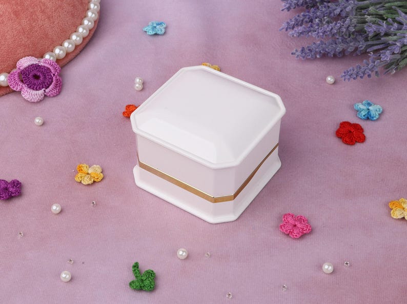 Caja doble para anillos con LED: Organizador de anillos de compromiso de terciopelo White