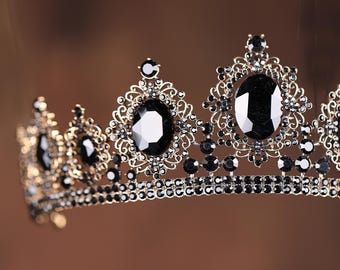 Tiara de casamento feita à mão em cristal preto: coroa de noiva gótica