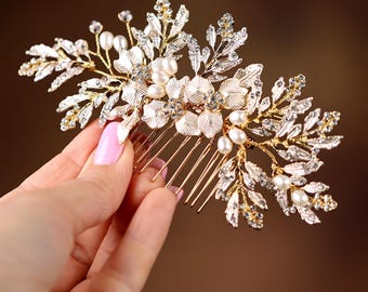 Vintage Gold Bridal Hair Comb: Handmade Pearl Floral Wedding Hairpiece