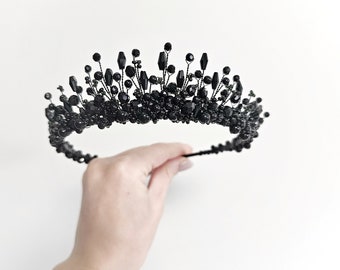 Black tiara. Black crystal crown. Black bridal crown. Gothic tiara. Black wedding tiara. Gothic headpiece VF-553