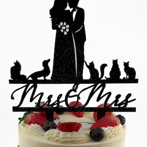 Mrs & Mrs Cake Topper: Lesbian Wedding with Cats and Dogs