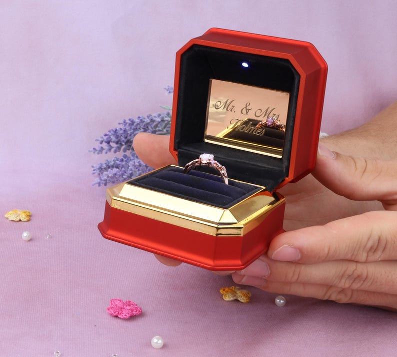 Caja doble para anillos con LED: Organizador de anillos de compromiso de terciopelo imagen 9