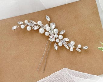 Jessica McClintock Vintage Pearl & Crystal Floral Hair Comb - Bridal Accessory Ivory Pearl and Crystal Floral Wedding Hair Comb in Silver main image 4