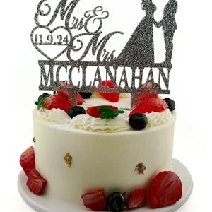 Mrs & Mrs Wedding Cake Topper: Lesbian Couple with Dogs, Personalized Date