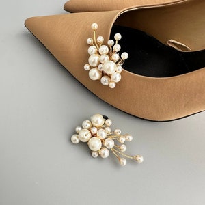 Wedding Shoe Clips, Bridal Shoe Clip, Pearl and Crystal Wedding Shoes Accessories Shoe Decoration, Shoe Jewellery VF-402