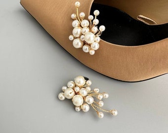 Wedding Shoe Clips, Bridal Shoe Clip, Pearl and Crystal Wedding Shoes Accessories Shoe Decoration, Shoe Jewellery VF-402