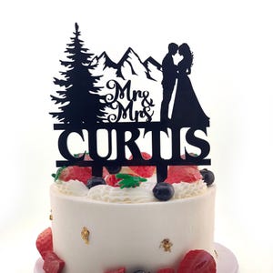 Personalized Mountain Wedding Cake Topper: Outdoor Mr & Mrs Decor