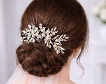 Vintage Gold Bridal Hair Comb: Handmade Pearl Floral Wedding Hairpiece