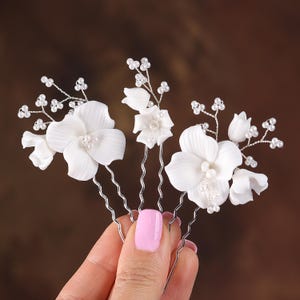 Porcelain Flower Bridal Hair Pins: White Pearl Wedding  display picture 1