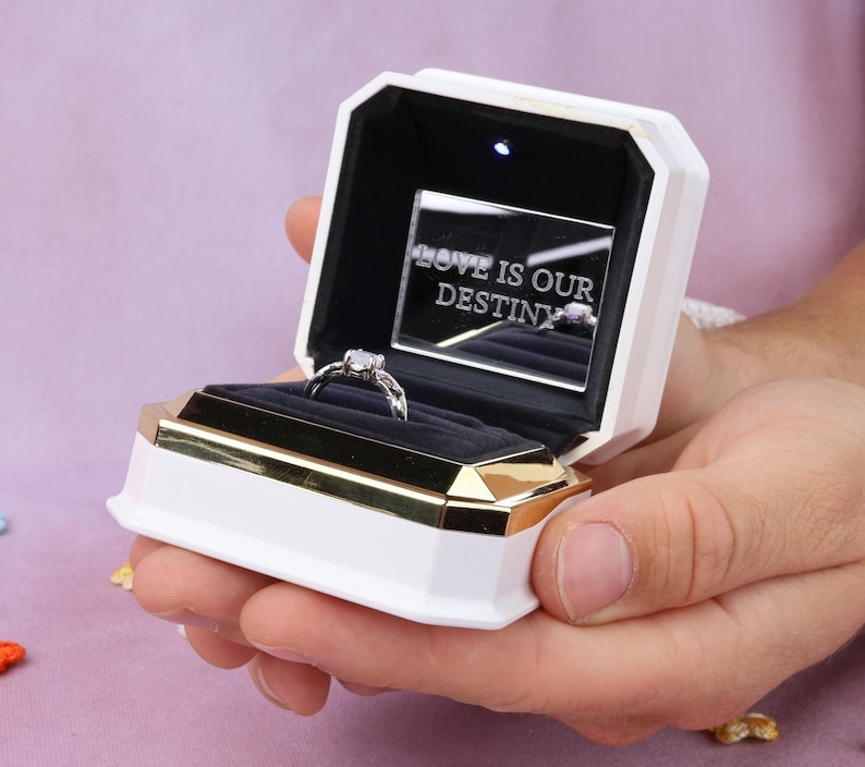 Caja doble para anillos con LED: Organizador de anillos de compromiso de terciopelo imagen 1