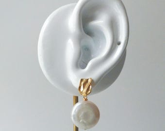 LOU Coin Baroque Pearl Drop Stud Earrings, Flat Round Pearl 18K Gold Vermeil Studs, Classic Bridal Wedding Pearl Jewelry, Bridesmaid Gift