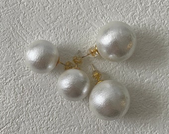 Large Cotton Pearl Stud Earrings｜Iridescent Lightweight Faux Pearls｜Decorative Bold Pearl Studs｜Bridal Wedding Jewelry｜Gift for Her