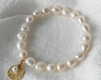 MELISSA Baroque Pearl Stretch Bracelet, Irregular Pearl Elastic Stacking Bracelet with Gold Coin Charm, Modern Bridal Jewelry Gift