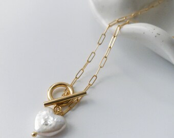 LILY Heart Pearl Pendant Lariat Y Necklace, Flat Baroque Pearl Charm with Gold Paperclip Toggle Chain, Bridal Wedding Heart Jewelry Gift