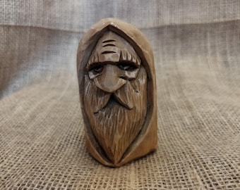 Statuetta in legno di tiglio intagliato raffigurante uno spirito della foresta - Realizzata a mano