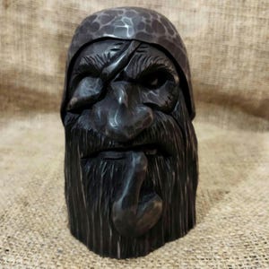 Authentic wooden Pirate Head Sculpture - handcrafted Jolly Roger art, nautical Home Decor & Adventurer Gift