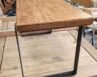 Table basse rustique faite main de style industriel