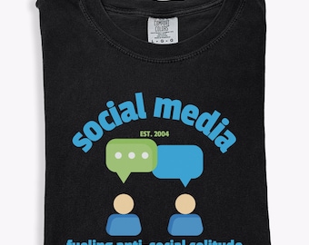 Rolig introvert t-shirt: Antisocial social media grafisk t-shirt