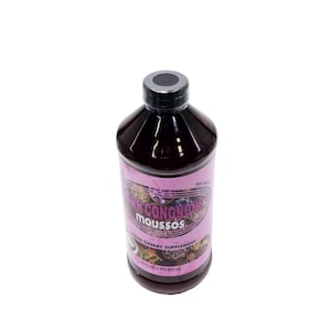 Pu&ograve; includere: Una bottiglia di integratore alimentare liquido bordeaux scuro con tappo nero. L'etichetta rosa recita "PAN CONGNON MOUSSOS". La bottiglia contiene 473 ml di liquido.