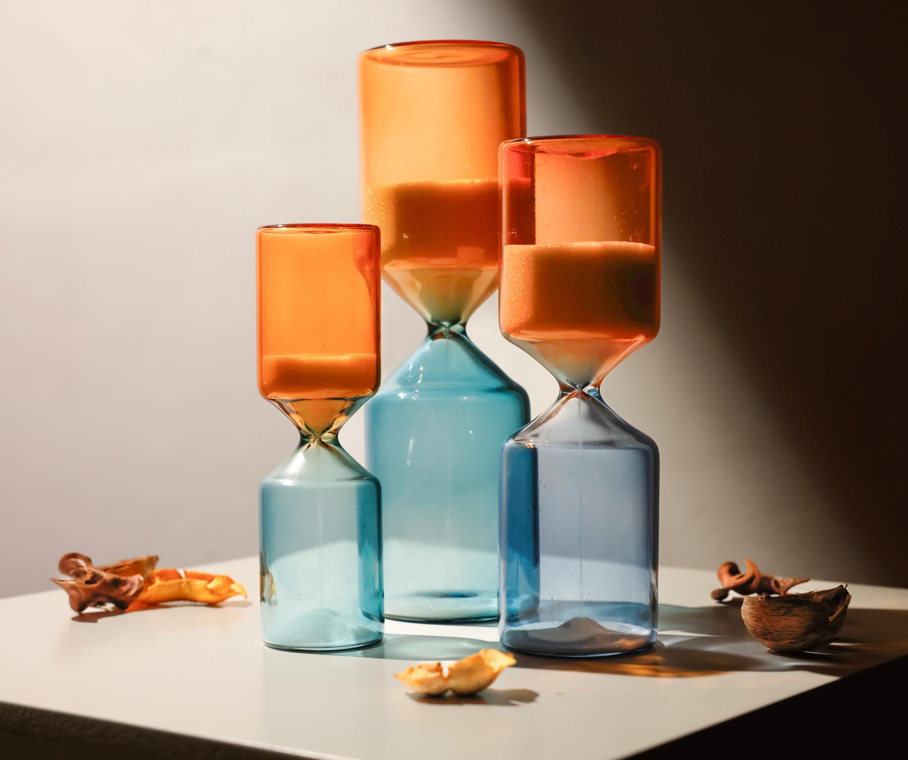 砂時計 サンドタイマー カラフルな砂時計 砂時計タイマー 砂タイマー デスクトップ 砂時計 割れない 子供 勉強 知育 インテリア  インテリアタイマー(1分/3分/5分/10分/15分/30分) 4.2*9.8cm 料理ベーキングゲーム おしゃれ 学習 料理 お風呂 おもちゃ 仕事  飾り物 ギフト ... 砂時計、砂時計タイマー、砂時計タイマー5~30分マルチカラー(ピンク、15分)。