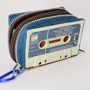 Handgefertigte Vintage-Geldbörse – recycelte Kassetten und einzigartiges Design