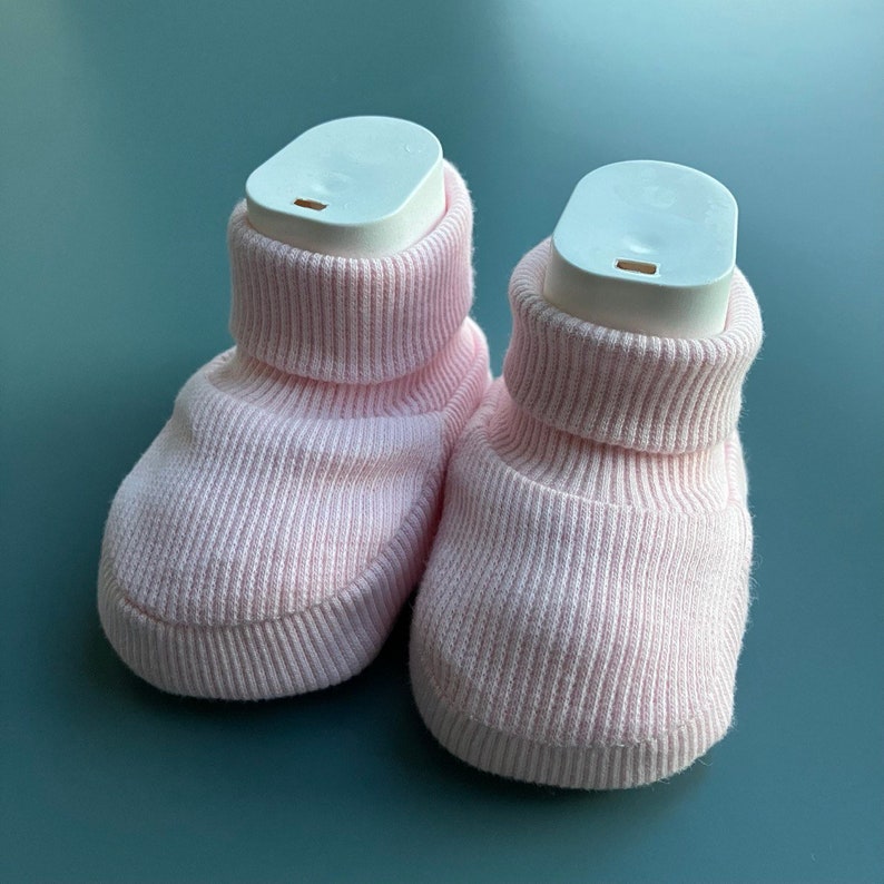 Minimal Neugeborene Erstlingsschuhe Neugeborenen Booties Gender Neutral Color Säuglingssocken Neugeborenen Socken Baby-Dusche-Geschenk Säugling Schuhe Rosa